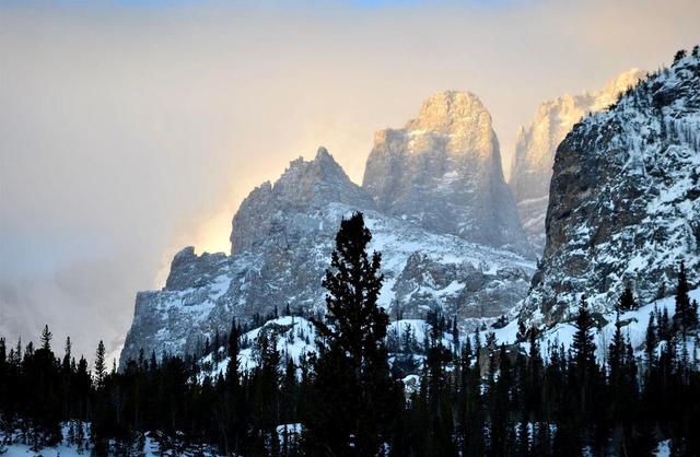 Crags Trailhead