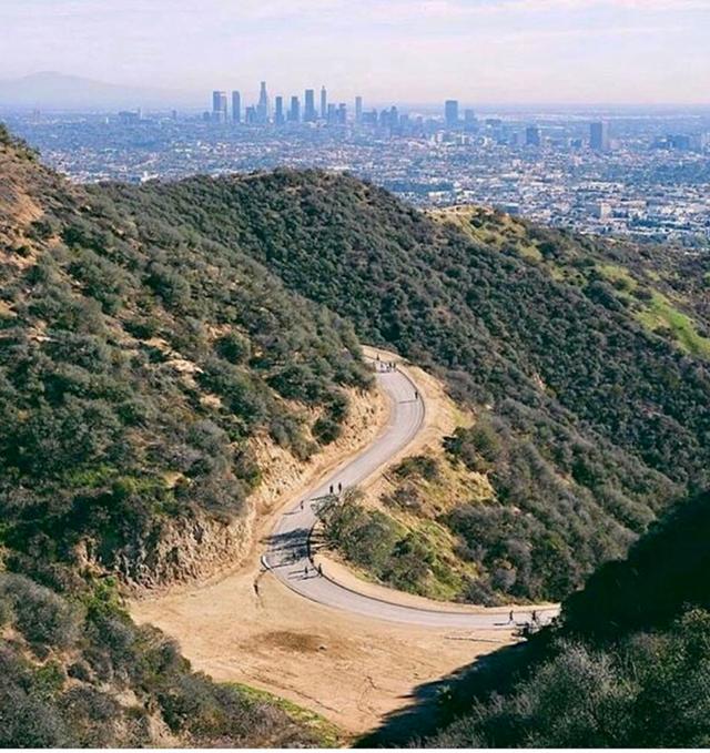 Runyon Canyon North Trailhead