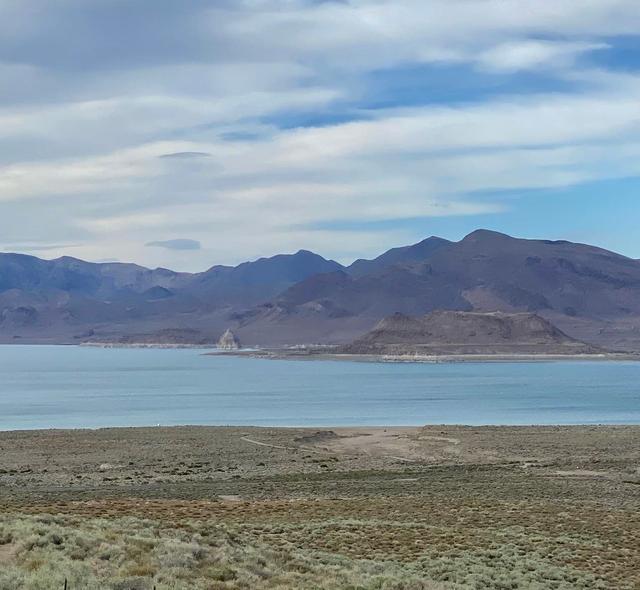 Sandhole Beach on Pyramid Lake