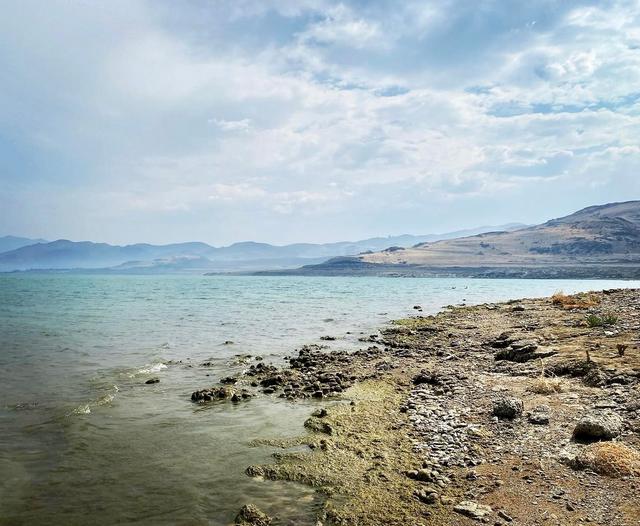 Windless Beach on Pyramid Lake