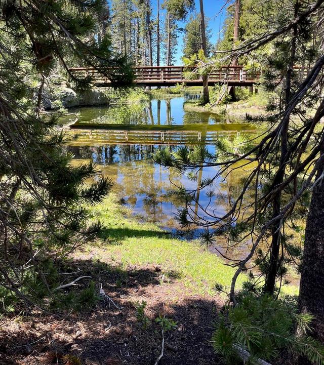 Twin Lakes Trailhead