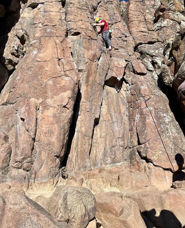 Golden Cliffs Trailhead