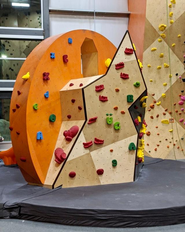 Übergrippen Indoor Climbing Crag