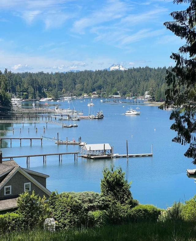 Bainbridge Island