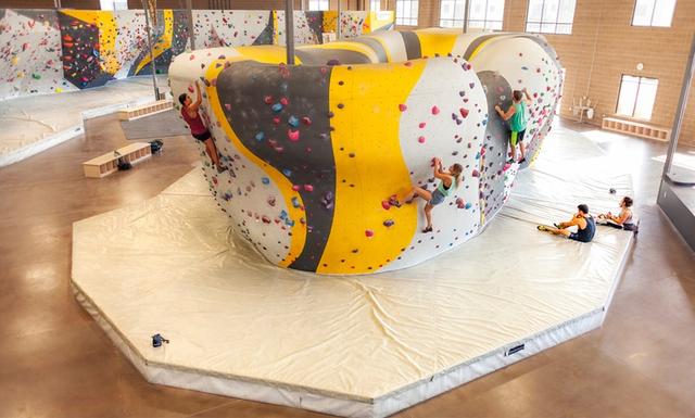 Momentum Indoor Climbing SODO