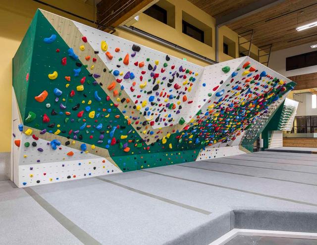 Momentum Indoor Climbing SODO