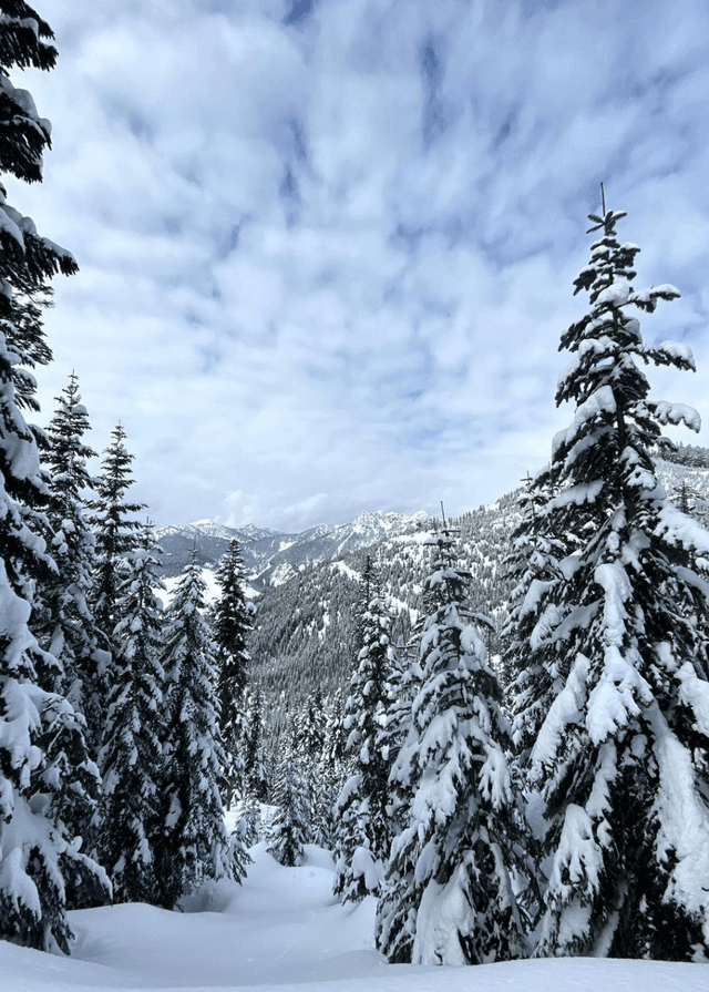 Kendall Peak Lakes Trailhead