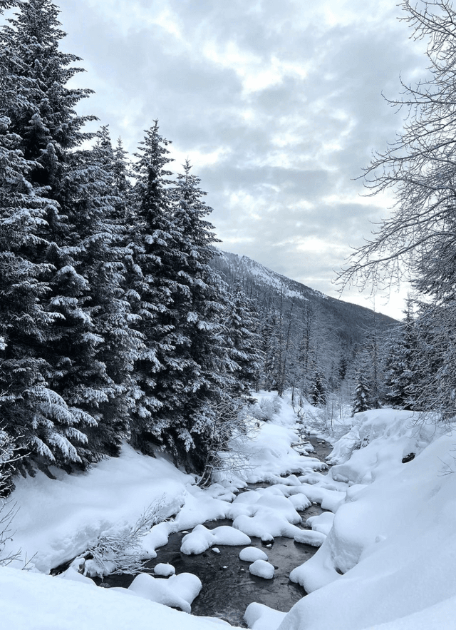 Kendall Peak Lakes Trailhead