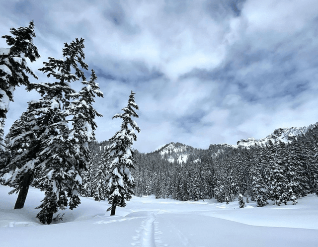 Kendall Peak Lakes Trailhead