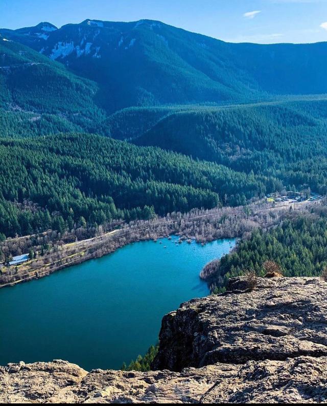 Rattlesnake Ledge Trailhead