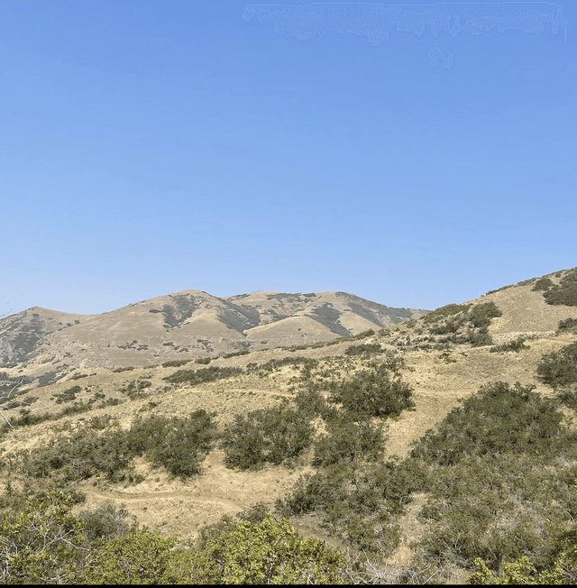 Bonneville shoreline Access Trailhead