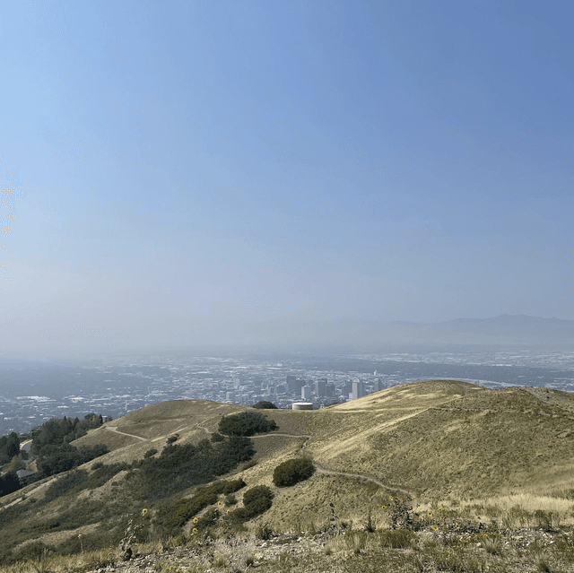 Bonneville shoreline Access Trailhead