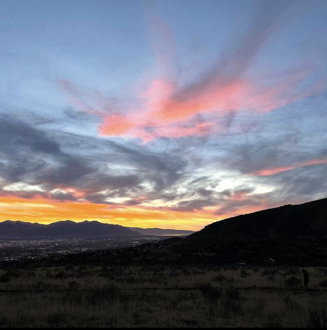 Bonneville shoreline Access Trailhead