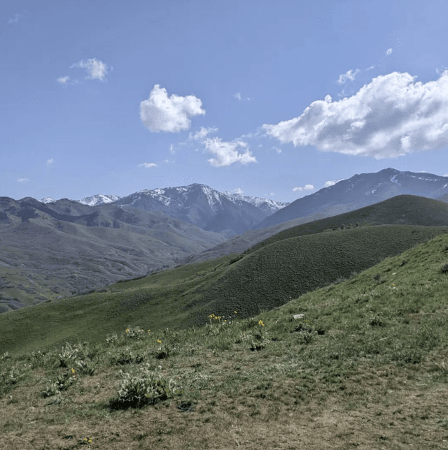 Bonneville Shoreline Access Trailhead