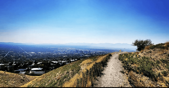 Bonneville Shoreline Access Trailhead