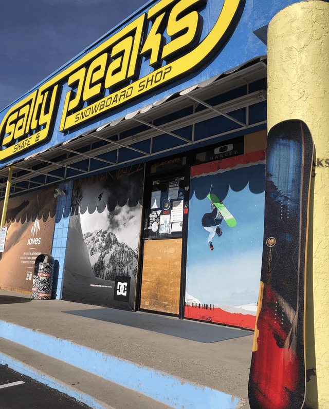 Salty Peaks Snowboard Shop