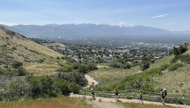 Ensign Peak Trailhead