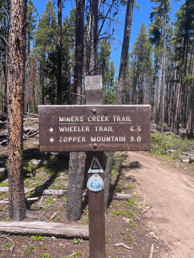 Peaks trailhead 