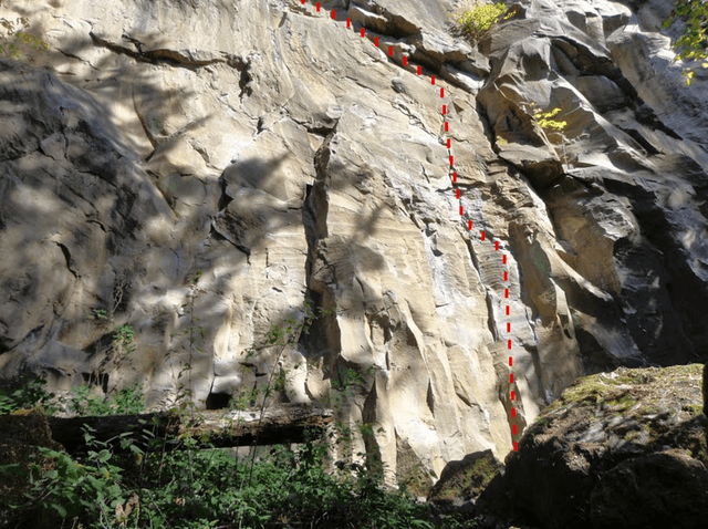 Broughton Bluff climbing area 