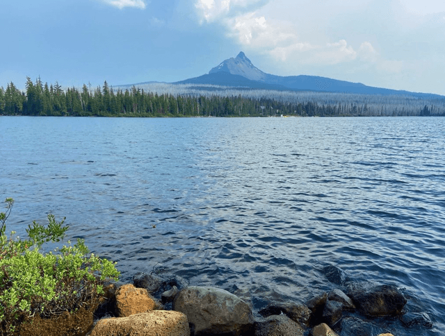 Sparks Lake Day Use Area