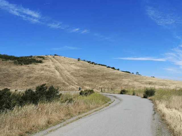 Trailhead at San Pablo Dam